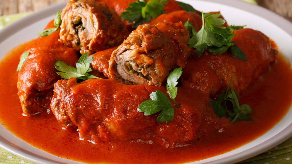 Zrazy po włosku, czyli pyszne braciole w sosie pomidorowym