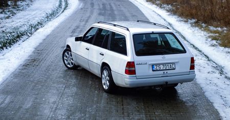 1994 Mercedes-Benz E250TD 20V - panzerkampfwagen