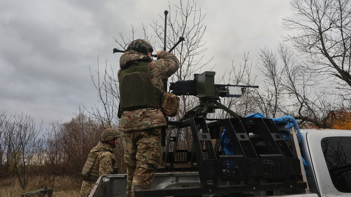 ?o?nierze baterii artylerii przeciwlotniczej testuj? stacj? uzbrojenia ?elazna Chmura
Soldiers from the anti-aircraft missile artillery battery of the anti-aircraft missile artillery division of Ukraine's 125th Separate Heavy Mechanized Brigade test an Iron Cloud automated weapon station, Kharkiv region, Ukraine, November 13, 2025. (Photo by Viacheslav Madiievskyi/Ukrinform/ABACAPRESS.COM)
Madiyevskyy Vyacheslav/Ukrinform