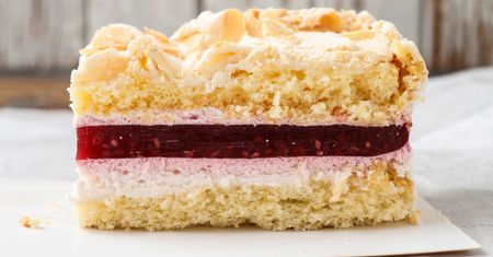 Ciasto Marzenie Bożeny na stole zrobi furorę. Teściowa piecze na każdą okazję