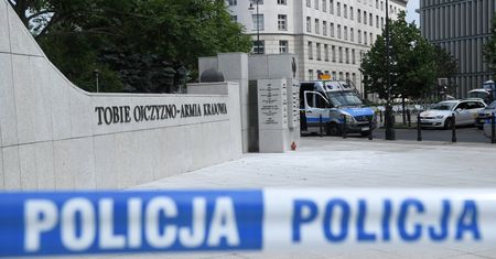 Samopodpalenie przed Sejmem. Mężczyzna powiedział, dlaczego to zrobił
