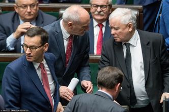 Kula u nogi rządu PiS. Firmy dały "sygnał ostrzegawczy"