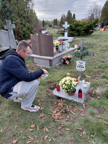 Opiekuje się grobem gangstera "Komandosa". "Czuje że muszę dbać o jego pamięć"