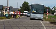 Autobus pełen dzieci ominął zamknięte zapory. Niedługo potem przejechał pociąg