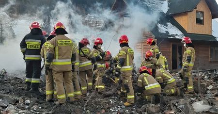 Tragedia w Szczyrku. Wybuch gazu w domu. Zaleziono ciała ośmiu osób, w tym czwórki dzieci
