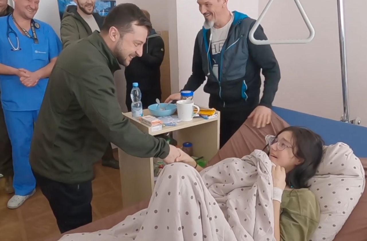 Wołodymyr Zełenski odwiedził w szpitalu bohaterską nastolatkę 