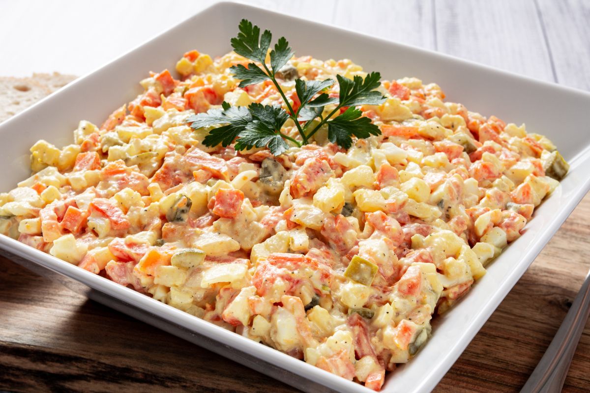 Co zrobić, by sałatka jarzynowa nie skwaśniała?