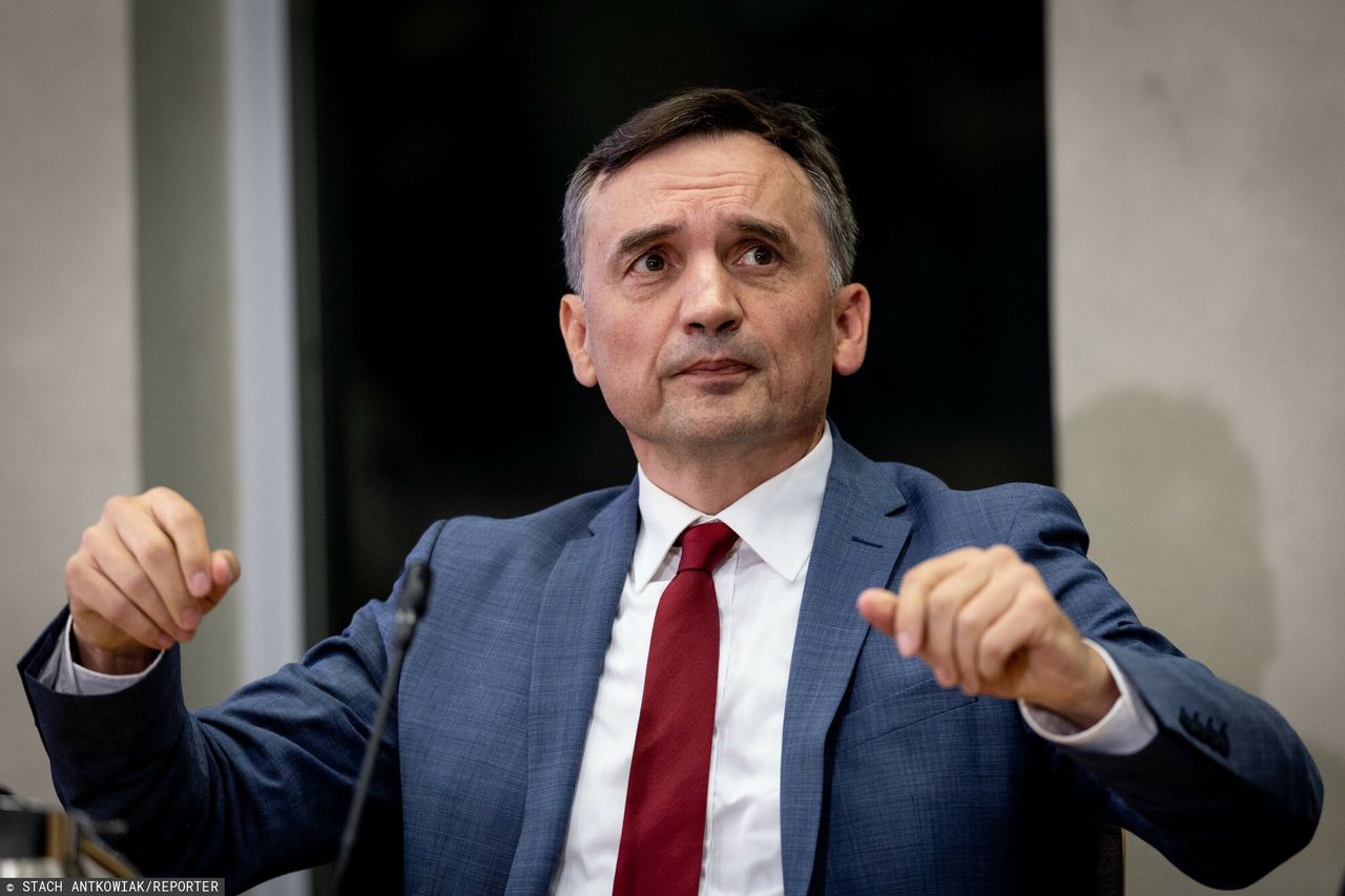Paszport genewski. Tak Zbigniew Ziobro dostał się do USA