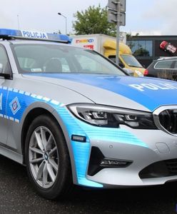 Wrocław. Zranił się piłą spalinową. Policjanci eskortowali go do szpitala