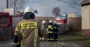 Łódź: Wybuch gazu i pożar w mieszkaniu na ul. Rodakowskiego. W akcji 10 zastępów straży pożarnej