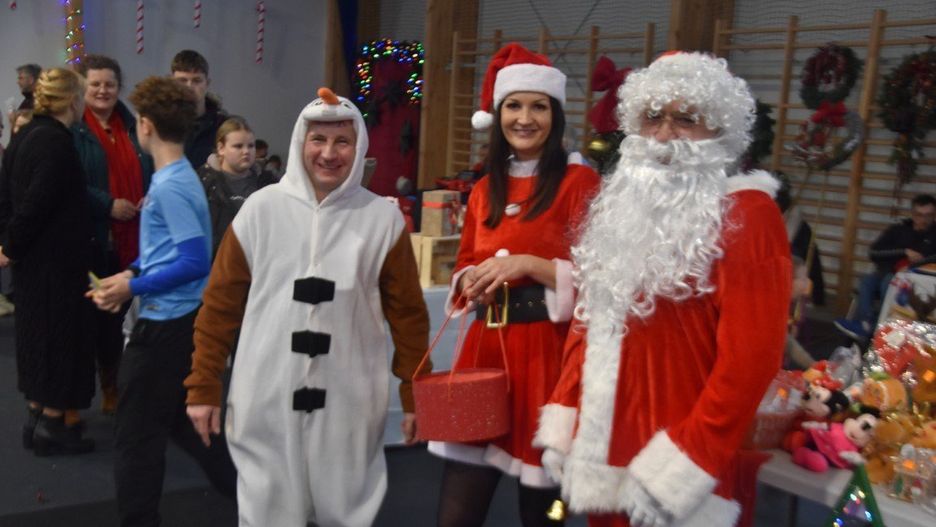 Mikołaj czekał na małych i dużych w Górze