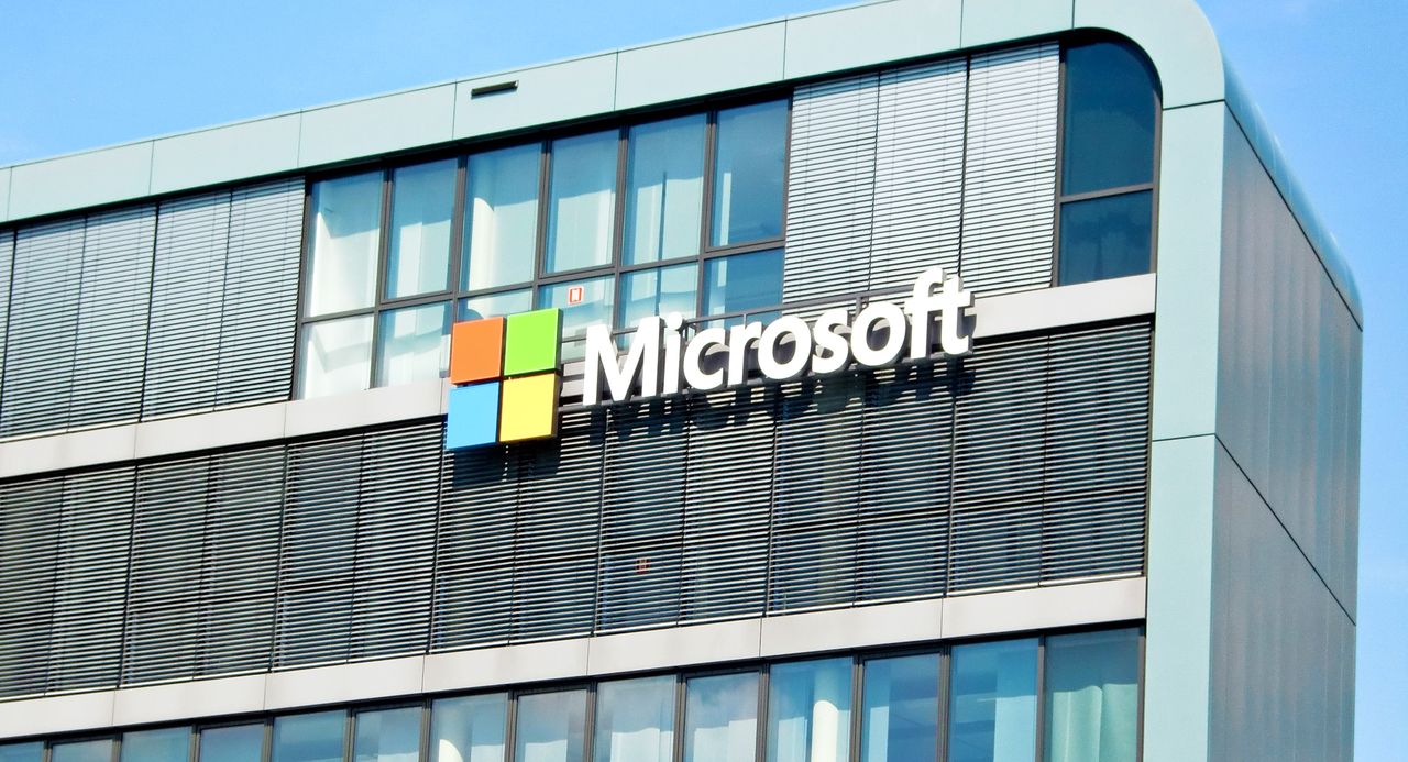 Microsoft zmagał się z potężną awarią usług. Musiał użyć "alternatywnej infrastruktury"