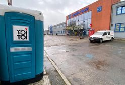 Trauma pasażerki w Gorzowie. Miała przewijać dziecko w toi toiu pod dworcem PKP