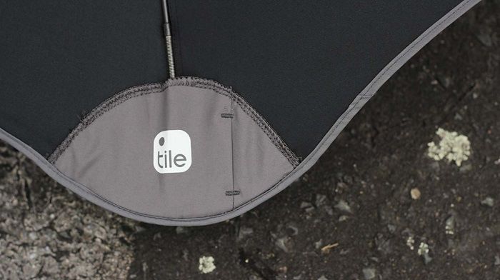 Blunt + Tile - sprytna parasolka, która nie pozwoli o sobie zapomnieć 2