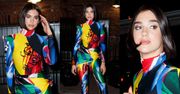 Dua Lipa podbija Nowy Jork w kombinezonie Versace
