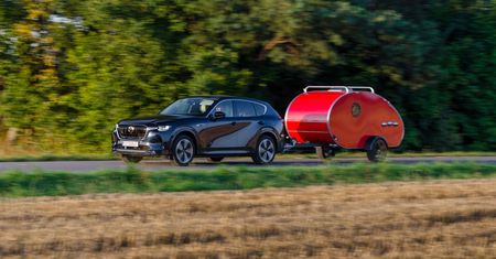 Test długodystansowy: Mazda CX-60 w roli holownika przyczepy. Sprawdziłem, ile pali, jak jeździ i co jest jej atutem