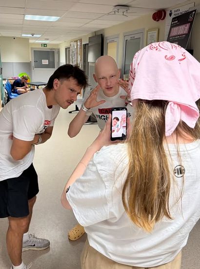 Maciej Musiał odwiedził podopiecznych Cancer Fighters