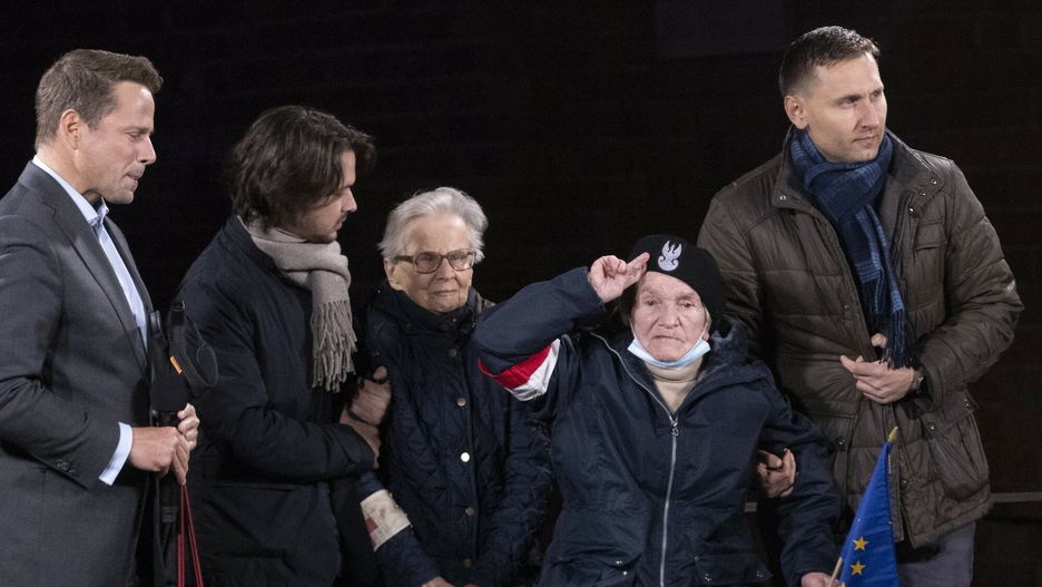 Wanda Traczyk-Stawska 10.10.2021 Warszawa Demonstracje w obronie obecnosci Polski w Unii Europejskiej 