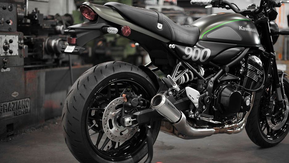 Kawasaki Z900RS z wydechem HP Corse