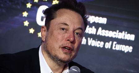 Elon Musk miał dostać olbrzymie premie. Zablokował go sąd