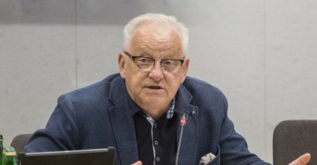Szef sprawdzi, czy się zaszczepiłeś i czy nie masz COVID-19. Poseł PiS: "ta ustawa przejdzie"