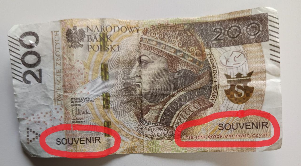 Słupca: Płacili w sklepach fałszywymi banknotami. Szuka ich policja