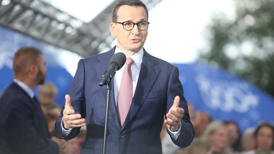 Prezydent podpisa? nowelizacj? ustawy o pomocy pa?stwa w wychowywaniu dzieci
07.08.2023 Tarczyn Uroczystosc podpisania ustawy o zmianie ustawy o pomocy panstwa w wychowywaniu dzieci 
Fot Tomasz Jastrzebowski/REPORTER
n/z: Mateusz Morawiecki
Tomasz Jastrzebowski/REPORTER