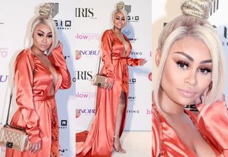 Półnaga Blac Chyna w pomarańczowym szlafroku