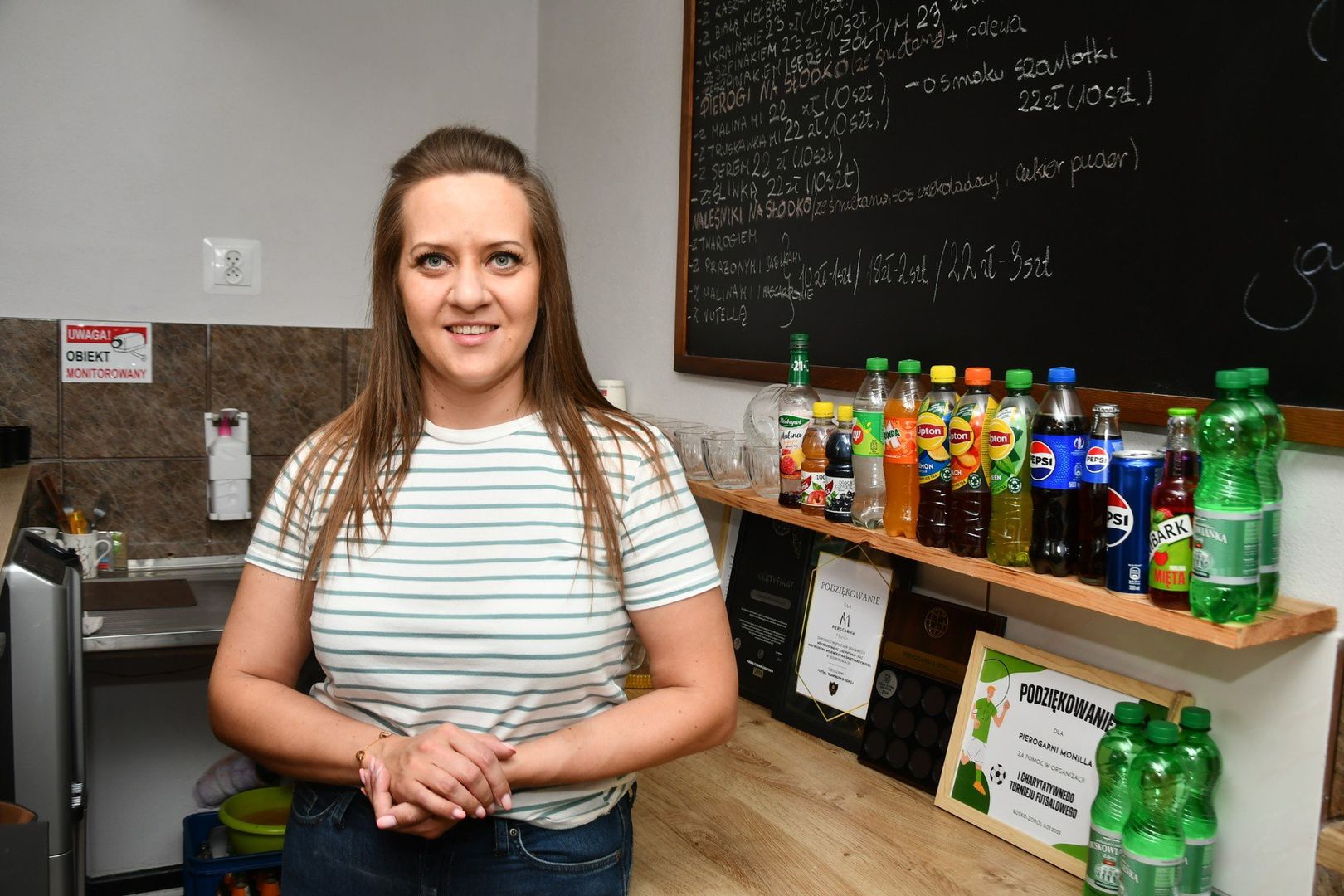 Monika Cierlik, właścicielka Pierogarni Monilla osobiście bierze udział w przyrządzaniu pierogów.