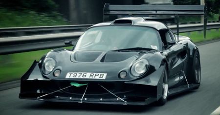 Lotus Exige - atak spojlerów