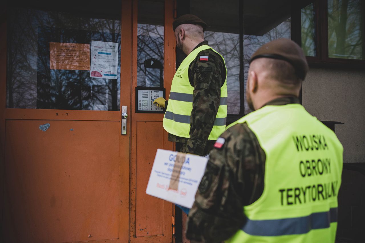 Koronawirus u sześciu żołnierzy Wojsk Obrony Terytorialnej. Według burmistrza zataili zakażenie