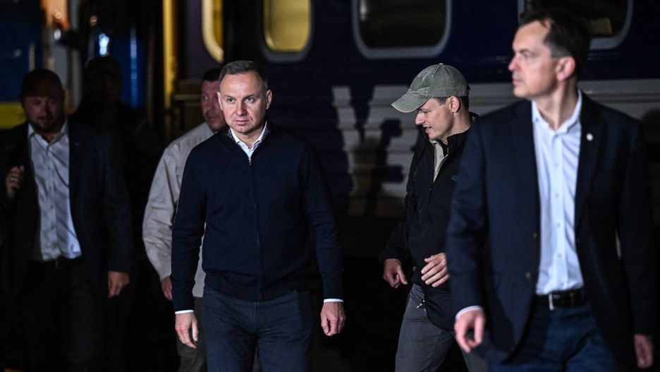 Prezydent Andrzej Duda na dworcu w Przemyślu