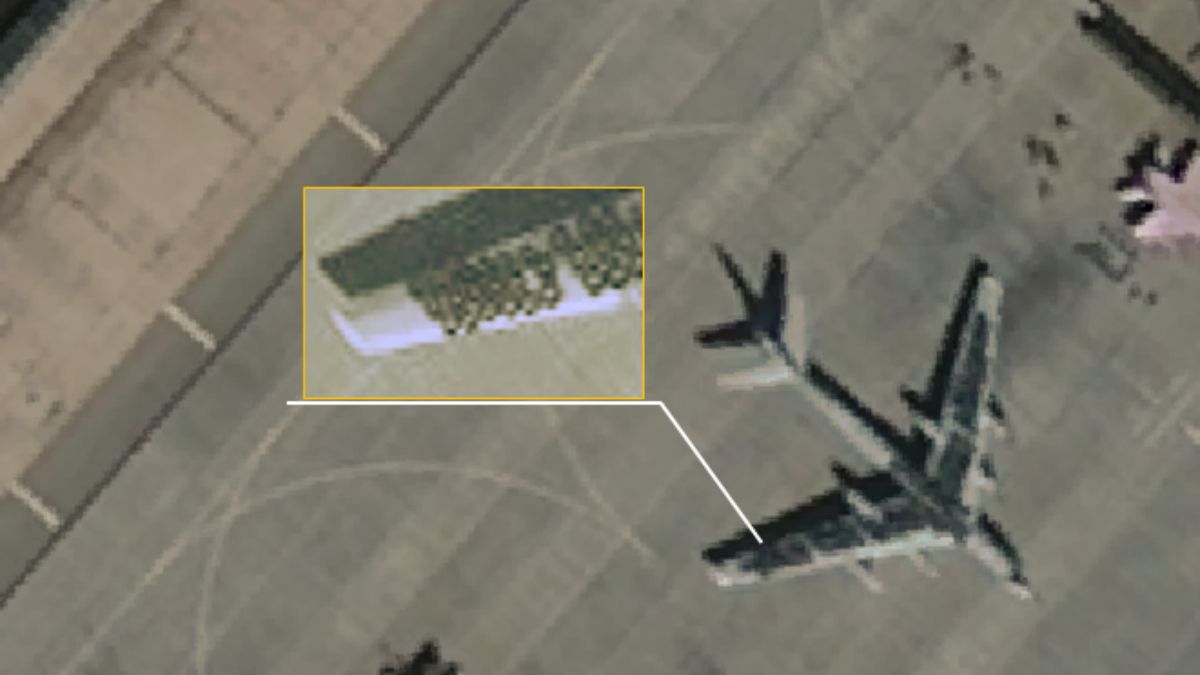 Tak Rosjanie zabezpieczyli swój bombowiec Tu-95 oponami...