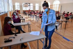Warszawa. Wystartowała matura 2021. Maseczki, dystans i dezynfekcja