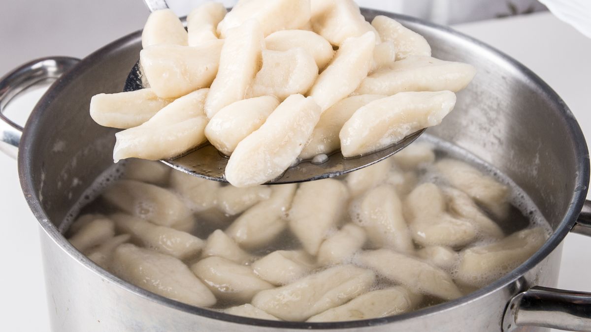 Co zrobić, żeby kopytka się nie rozpadały?