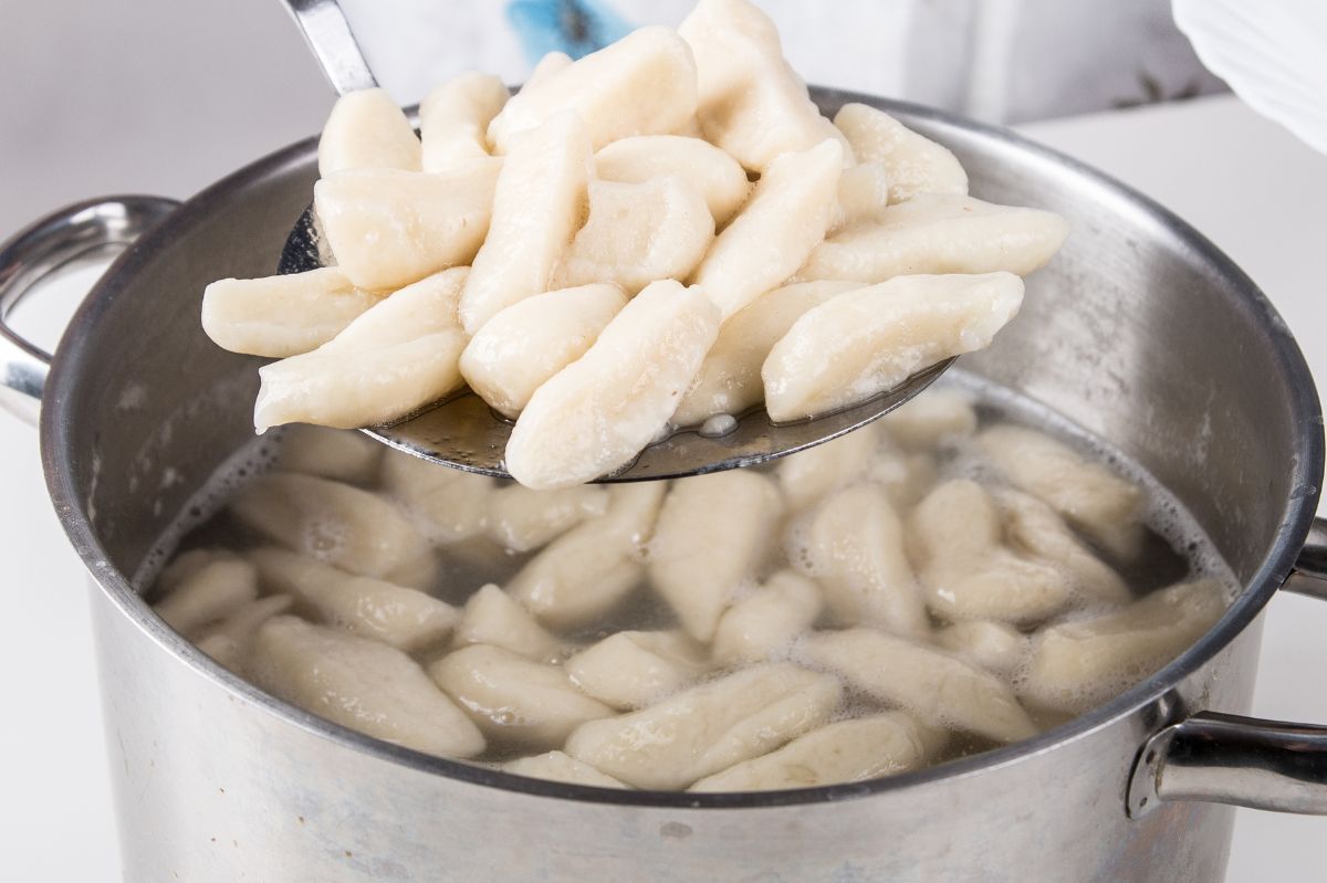 Dodaj do ciasta na kopytka. Będą miękkie i delikatne, ale nie rozpadną się