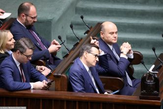 Byli ministrowie odkupują telefony i tablety. Cena? Można pozazdrościć