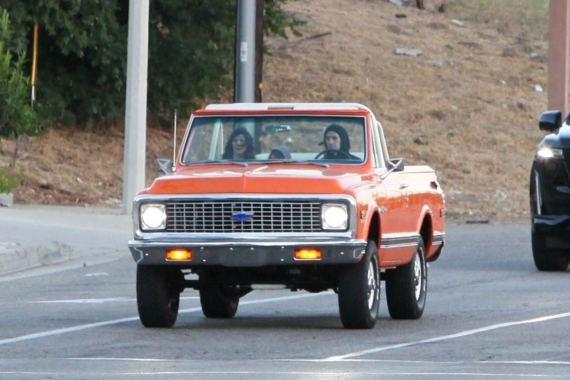 Travis Barker i Kourtney Kardashian na przejażdżce po Calabasas