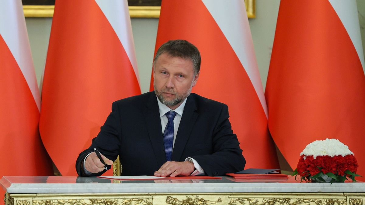 Marcin Kierwi�ski
Warszawa, 24.07.2025. Powo�any na stanowisko ministra spraw wewn�trznych i administracji Marcin Kierwi�ski podczas zmiany w sk�adzie Rady Ministr�w w Pa�acu Prezydenckim w Warszawie, 24 bm. (ad) PAP/Pawe� Supernak
Pawe� Supernak
gabinetu, pa�ac prezydencki, polityk, polityka, powo�ania, prezesa rady ministr�w, rady ministr�w, rekonstrukcja, rz�du Tuska, szef rz�du, szefa rz�du