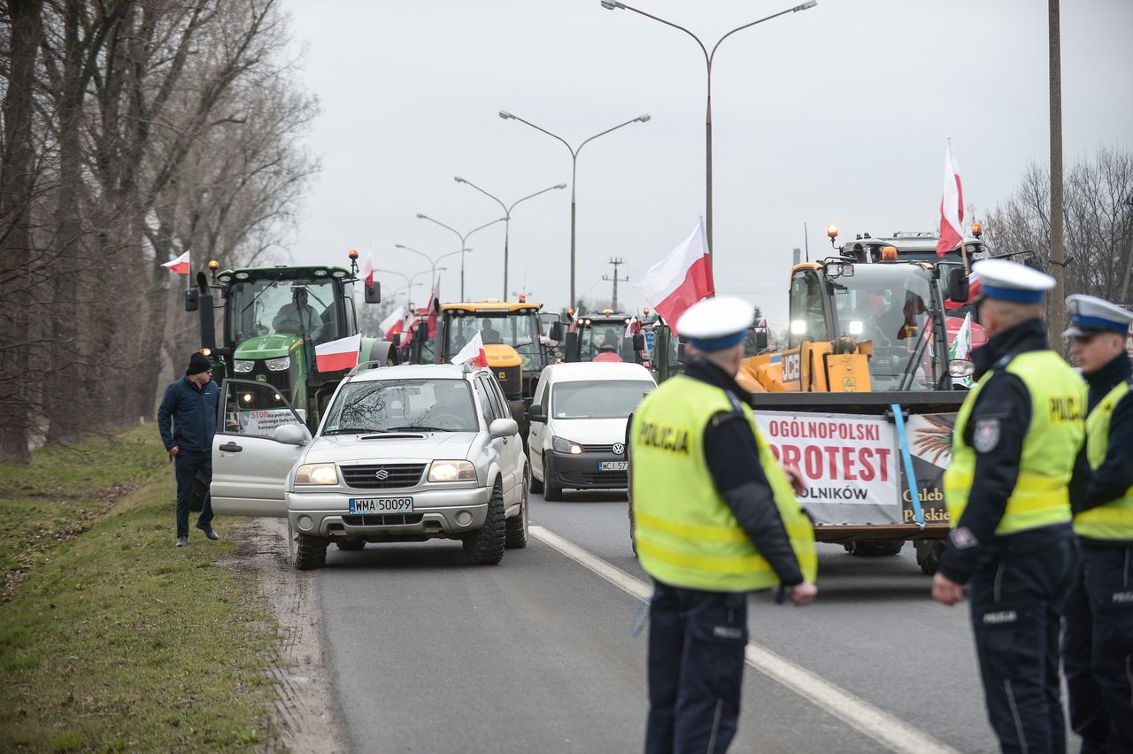 Kierowcy tracą cierpliwość do rolników. "Rujnują nam kieszenie"