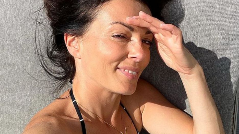 Katarzyna Glinka rozprawia na wakacjach o macierzyństwie 