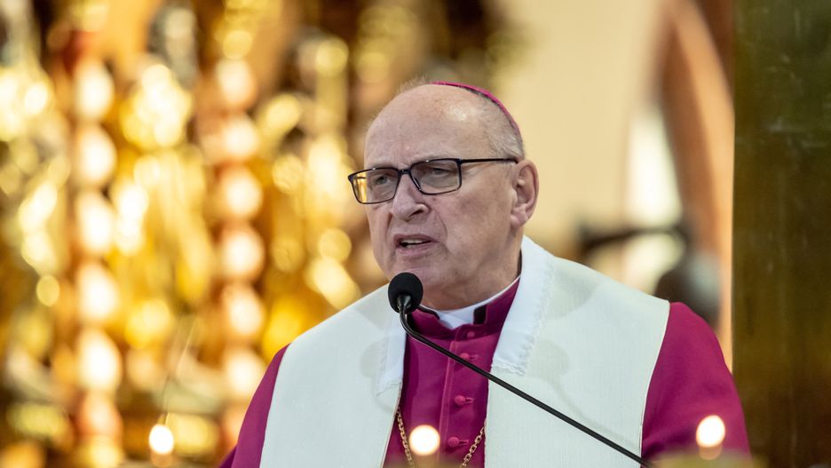 Wies�aw Mering
Tytus �mijewski
Bazylika katedralna, biskup w�oc�awski Wies�aw Mering, covid-19, epidemia, koronawirus, modlitwa, pandemia, religia, SARS-CoV-19, Wies�aw Mering, duchowny duchowie�stwo