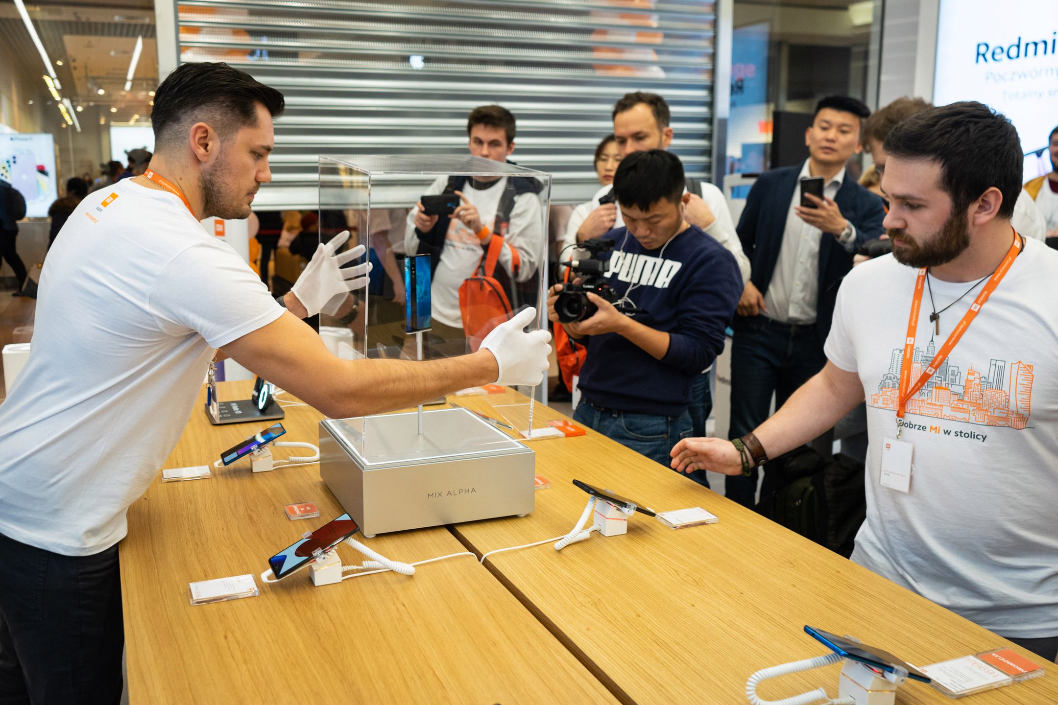 Xiaomi Mi Mix Alpha: telefon rodem z sci-fi pojawił się w Warszawie 3