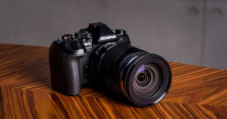 Olympus M. Zuiko Digital 12-100 mm f/4 IS PRO - uniwersalny profesjonalista [recenzja]