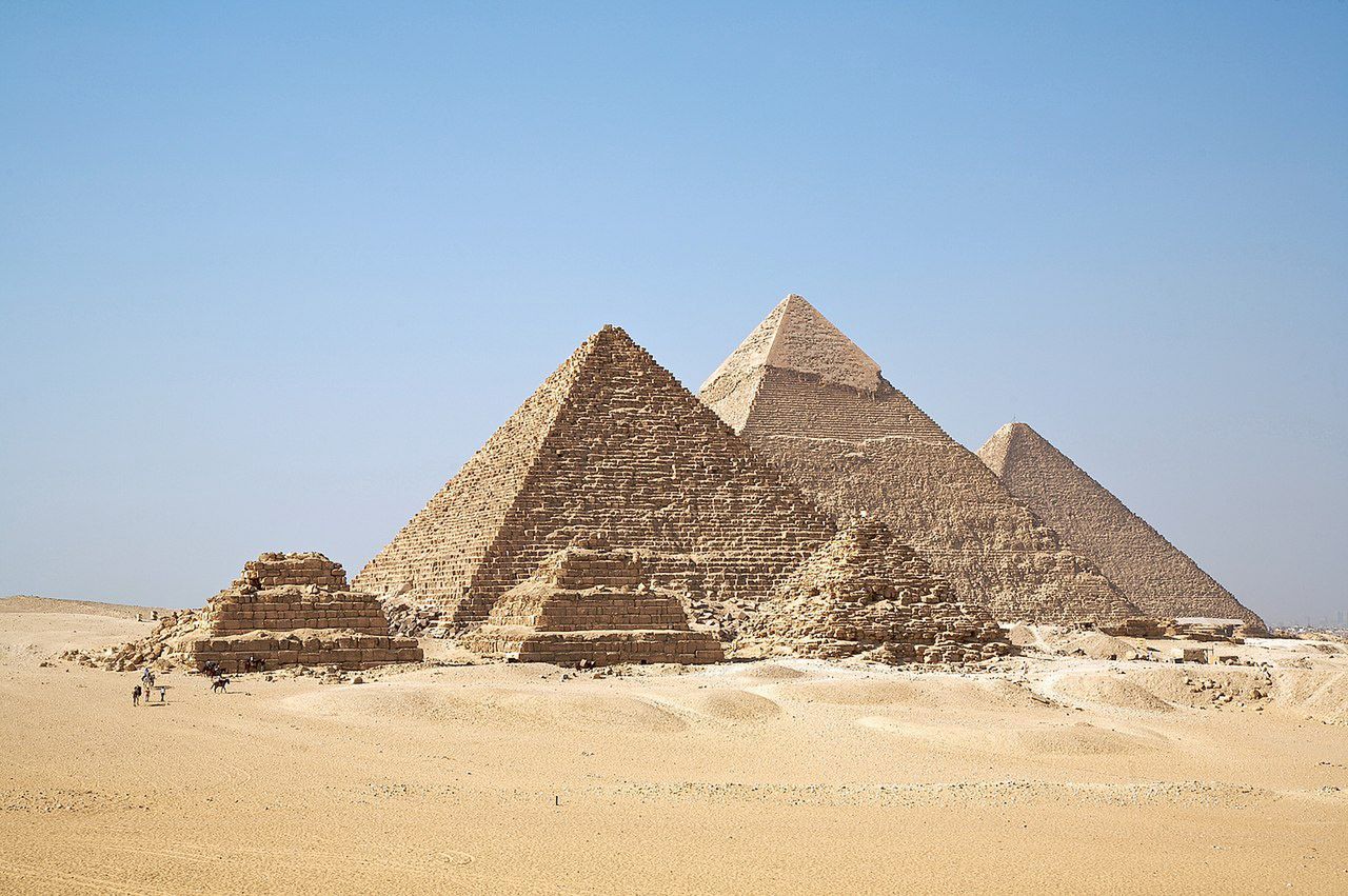 Zagadka piramid w Gizie. Tak technologia pomaga je rozwiązywać - Piramidy w Gizie