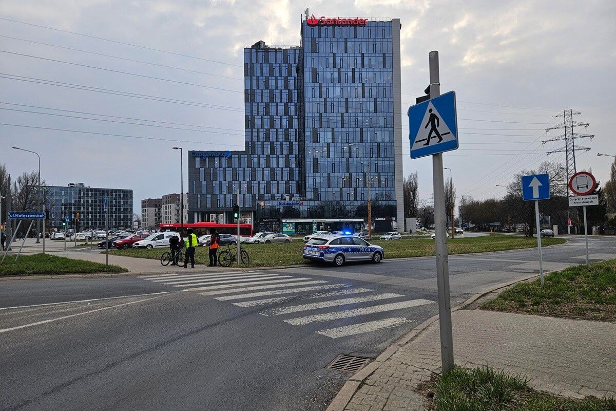 Rowerzyści przejechali przez przejście dla pieszych. Szybko tego pożałowali