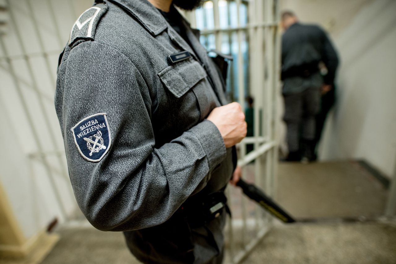 Atakują strażników więziennych. Mamy odpowiedź z ministerstwa. "Ochrona dynamiczna"