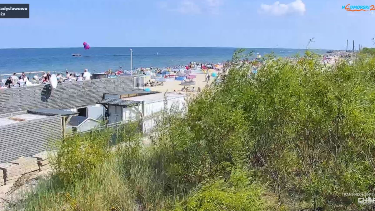 Na plaży we Władysławowie pojawiło się sporo osób