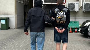 "Dziękuję za wózek" kosztowało seniorki fortunę. 17-latek zatrzymany po serii oszustw
