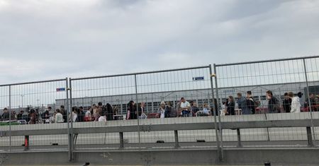 Amsterdam. Tysiące lotów odwołanych do marca 2023 r.